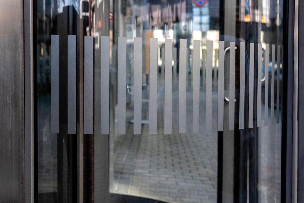 folia mleczna na szyby